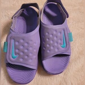 Girls Nike Sunray sandals purple size 11
